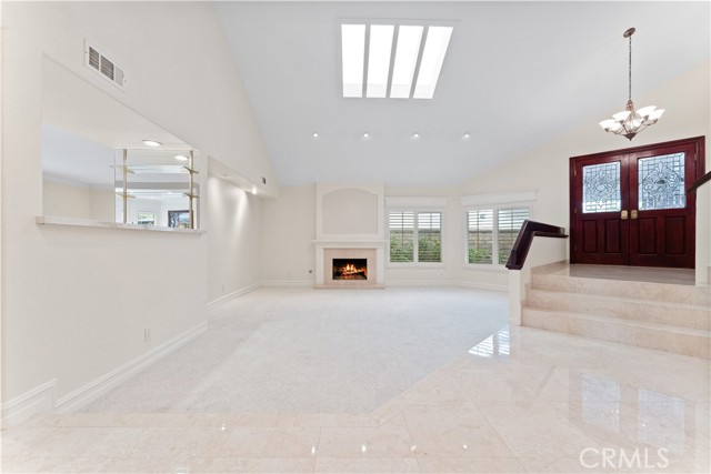 MLS #OC25263167 image #1