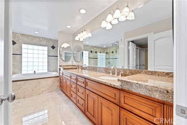 MLS #OC25263167 image #12