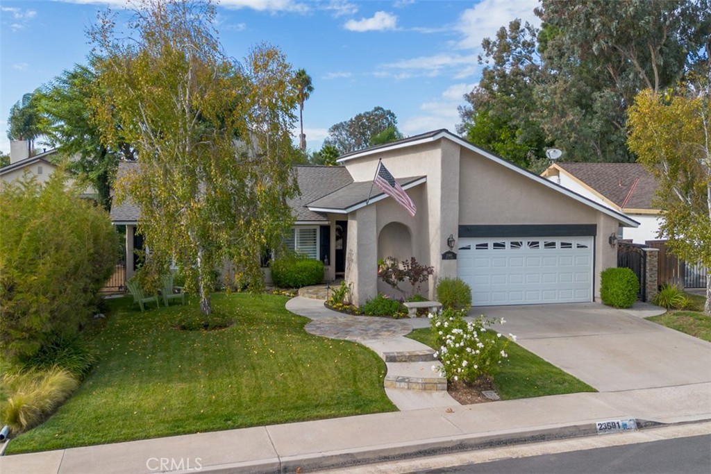 MLS #OC25263174 image #1