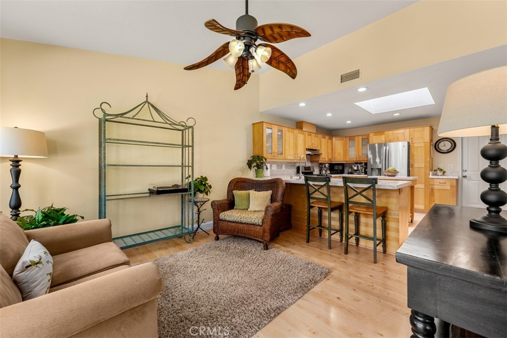 MLS #OC25263174 image #10