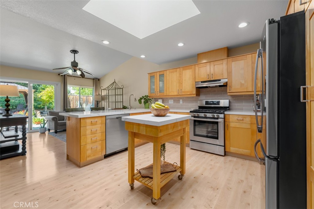 MLS #OC25263174 image #4