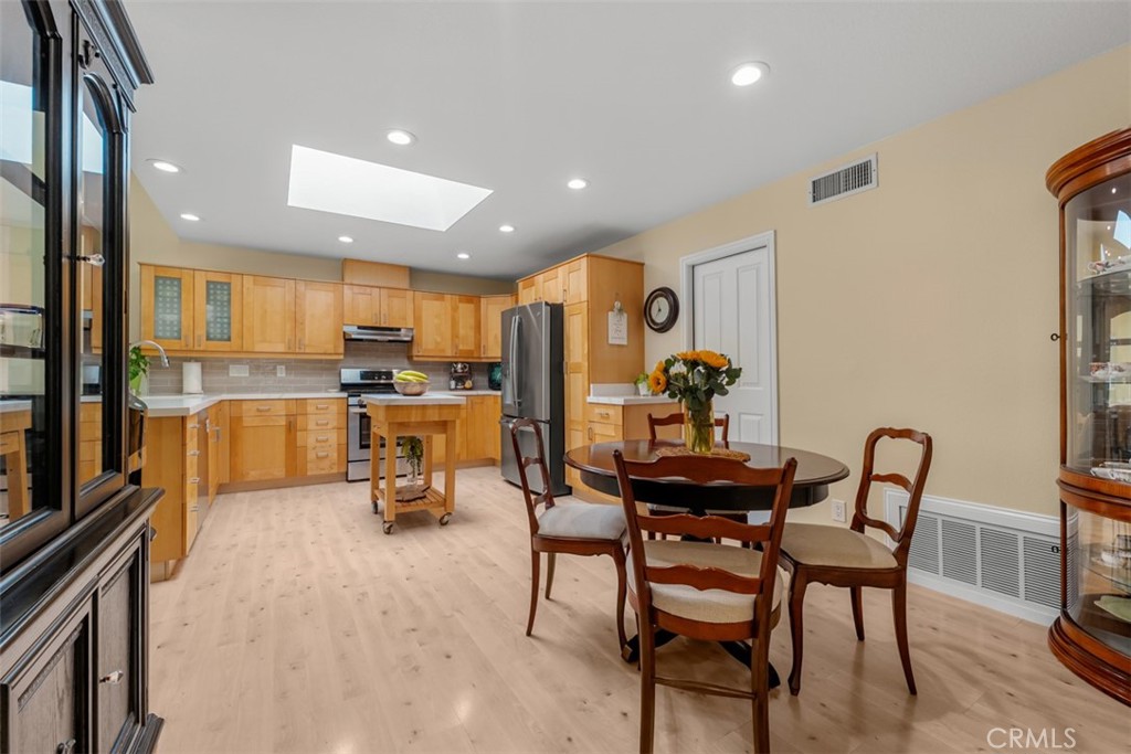 MLS #OC25263174 image #5