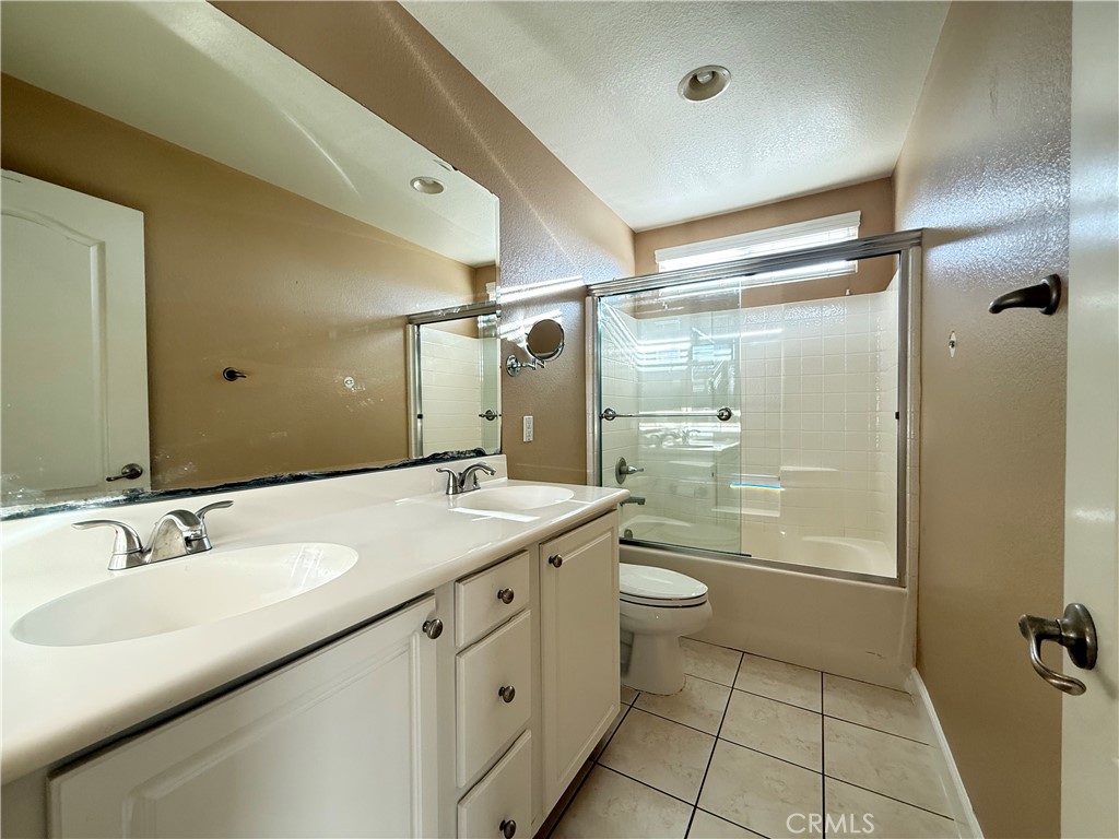 MLS #OC25263184 image #13