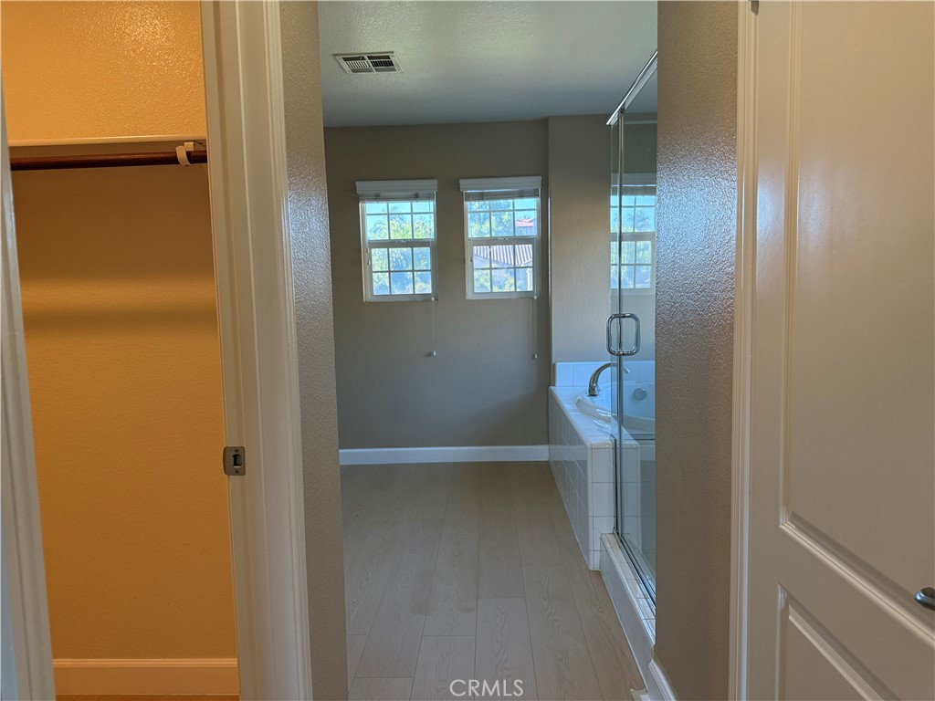 MLS #OC25263184 image #24