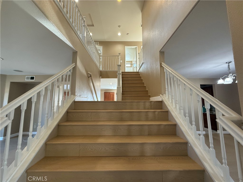 MLS #OC25263184 image #9