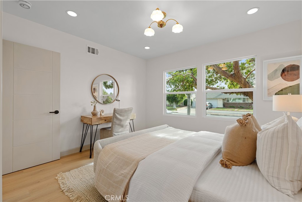 MLS #OC25263206 image #18