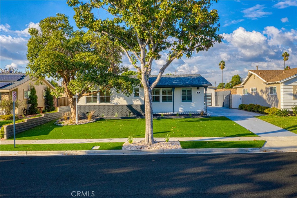 MLS #OC25263206 image #2