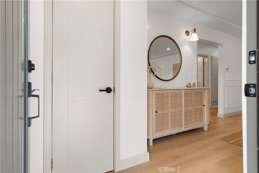 MLS #OC25263206 image #3