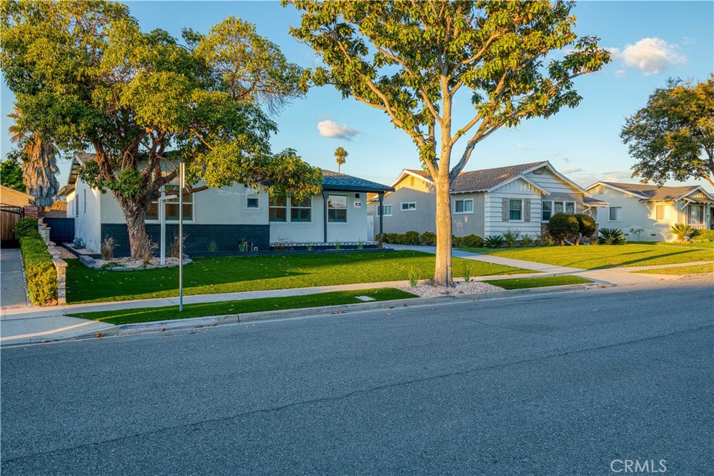 MLS #OC25263206 image #34