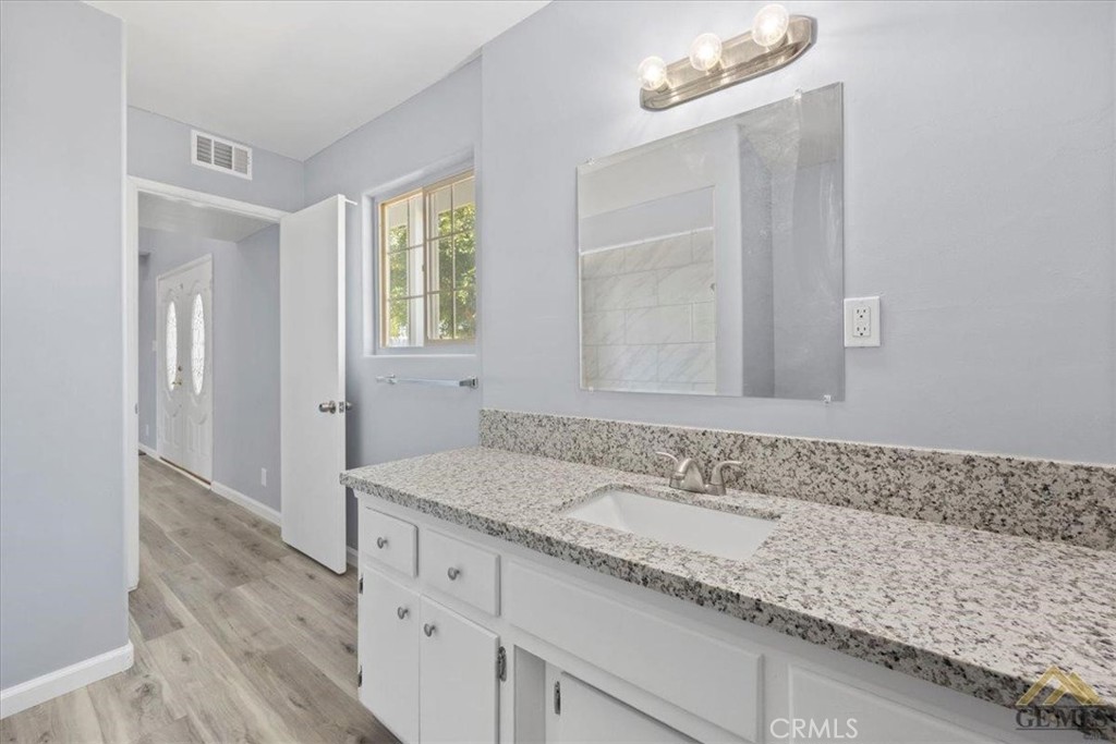 MLS #OC25263234 image #5