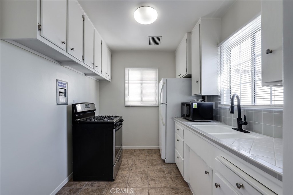 MLS #OC25263248 image #0