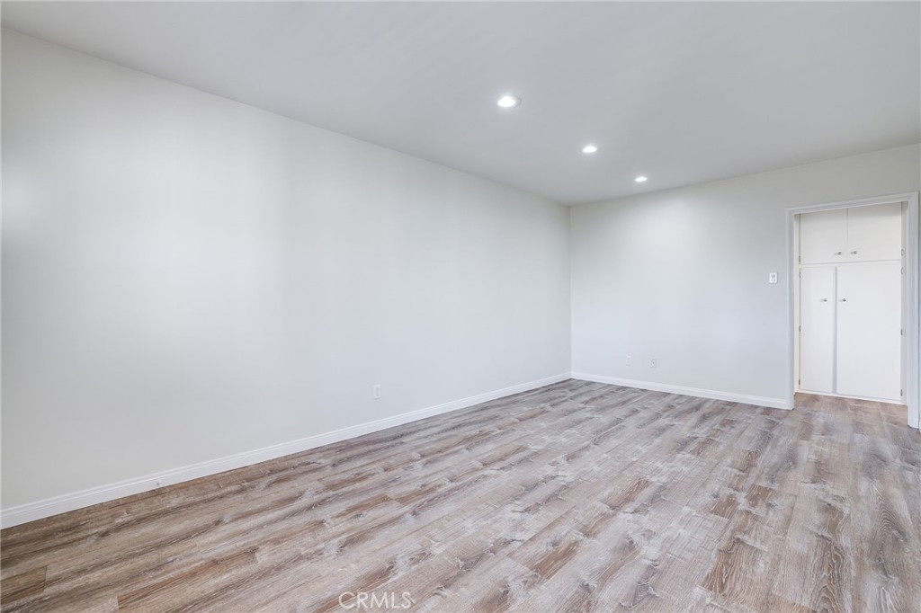 MLS #OC25263248 image #2