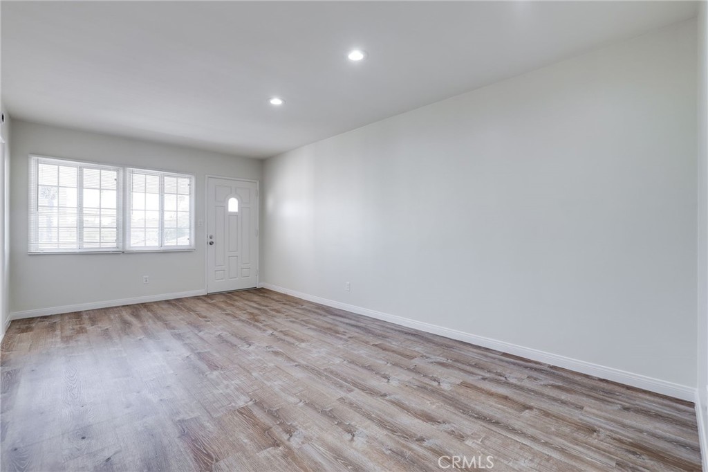 MLS #OC25263248 image #3