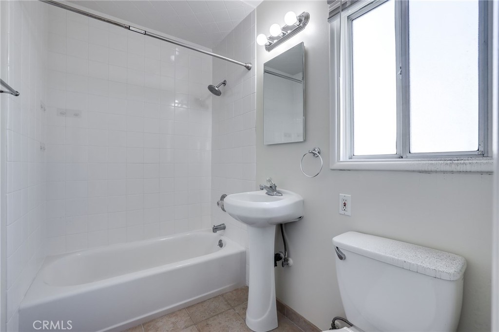 MLS #OC25263248 image #6