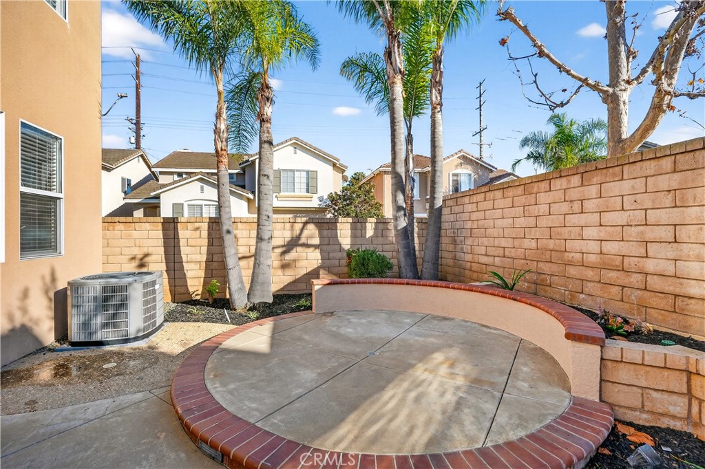 MLS #OC25263276 image #40