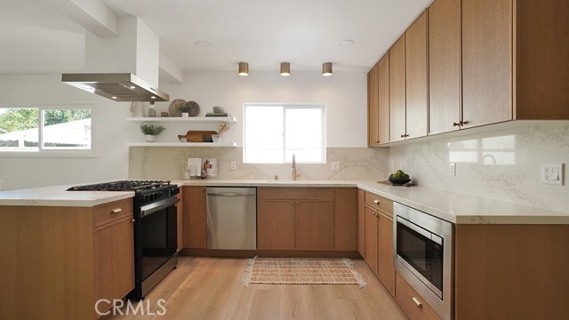 MLS #OC25263332 image #17