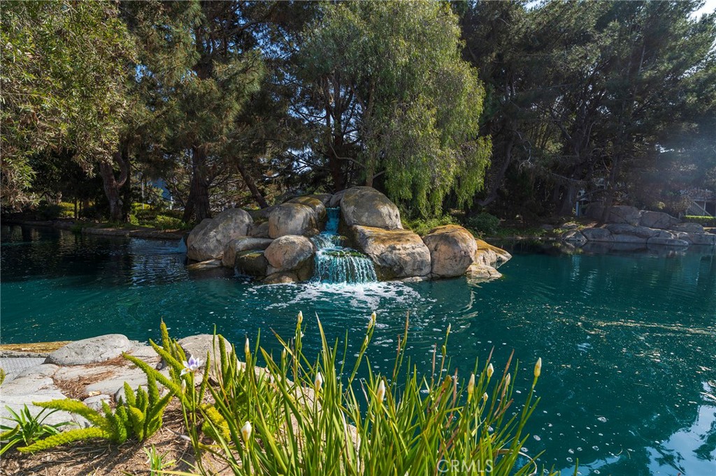 MLS #OC25263349 image #1