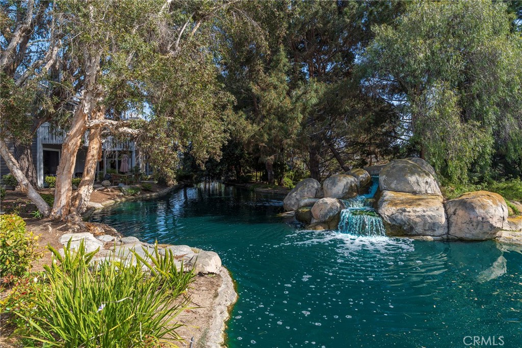 MLS #OC25263349 image #2