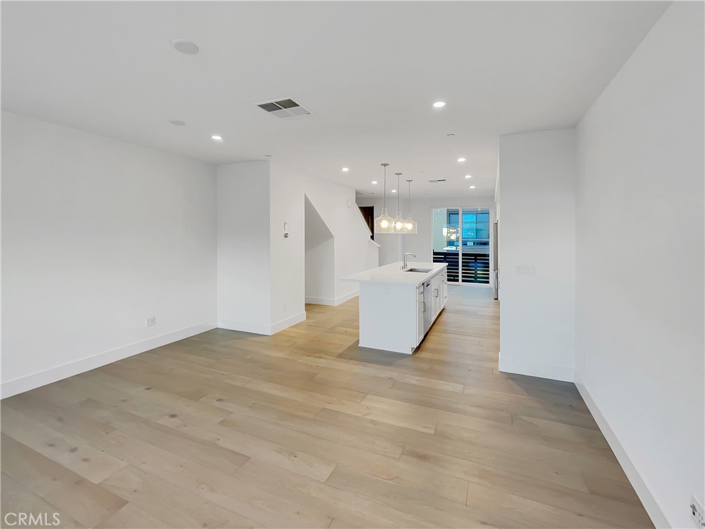 MLS #OC25263353 image #14