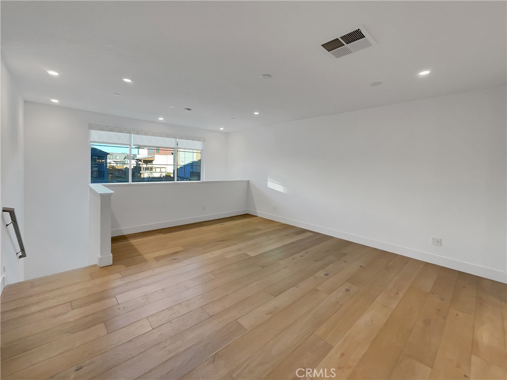 MLS #OC25263353 image #15