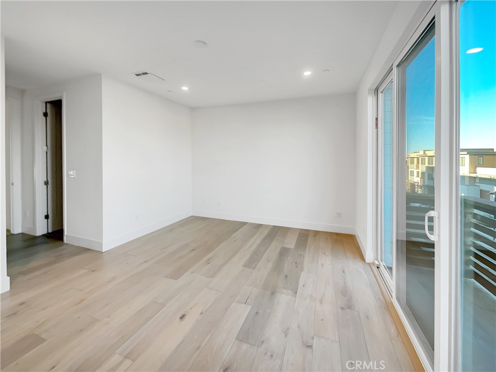 MLS #OC25263353 image #26