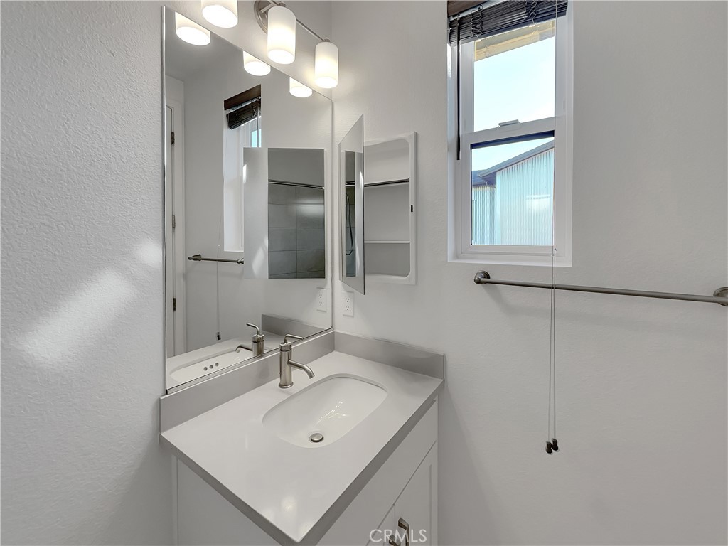 MLS #OC25263353 image #32