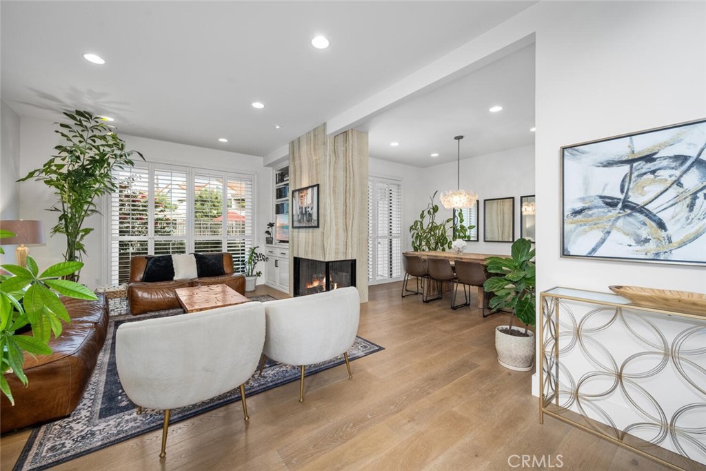 MLS #OC25263361 image #2