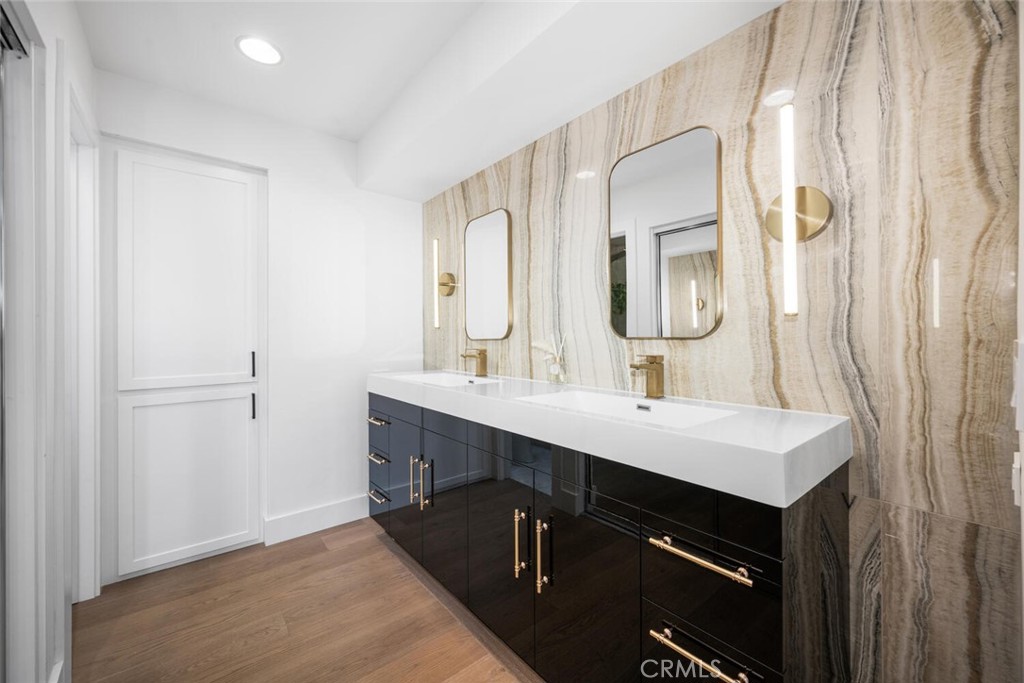 MLS #OC25263361 image #21