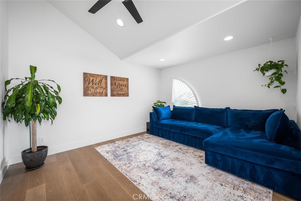 MLS #OC25263361 image #27