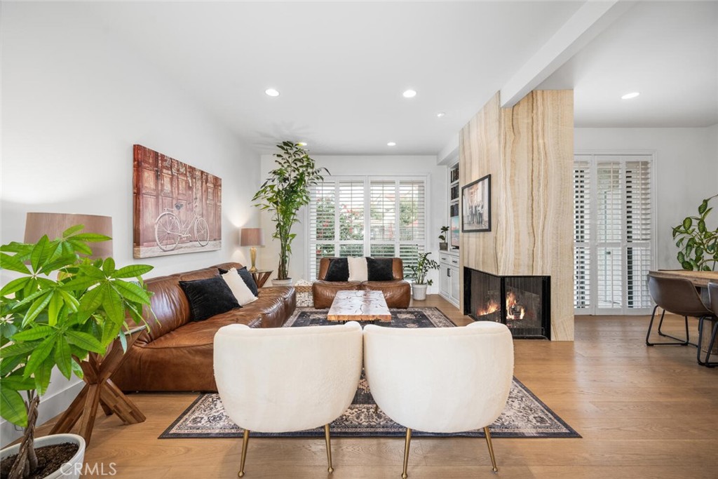 MLS #OC25263361 image #3