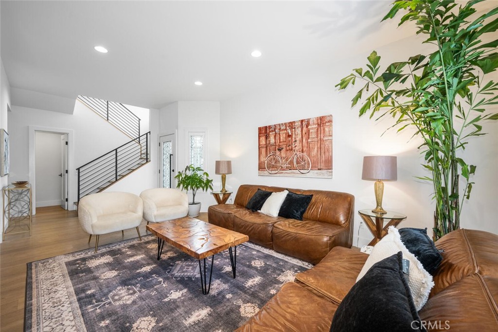 MLS #OC25263361 image #4