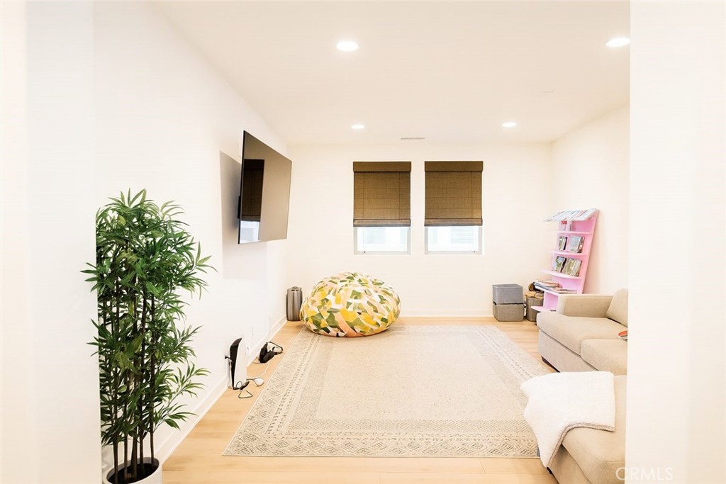 MLS #OC25263372 image #12