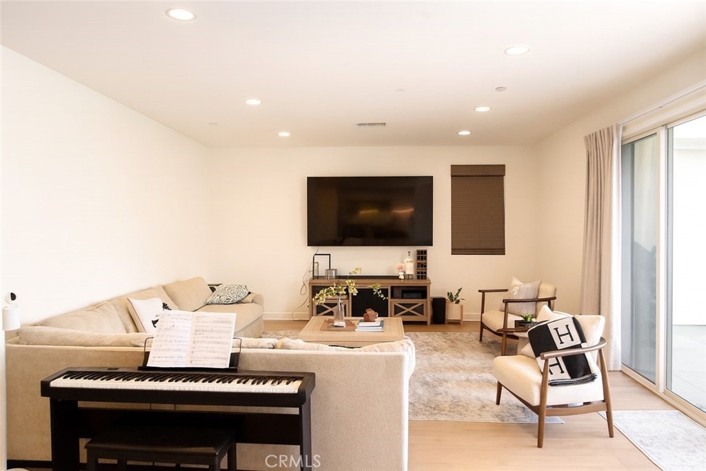 MLS #OC25263372 image #7