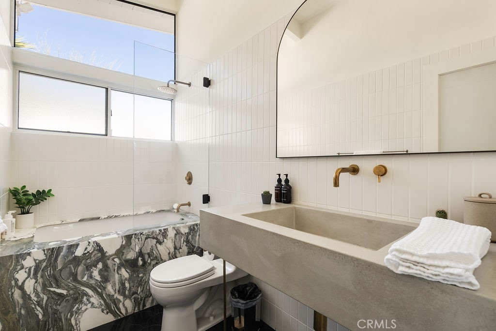 MLS #OC25263415 image #11