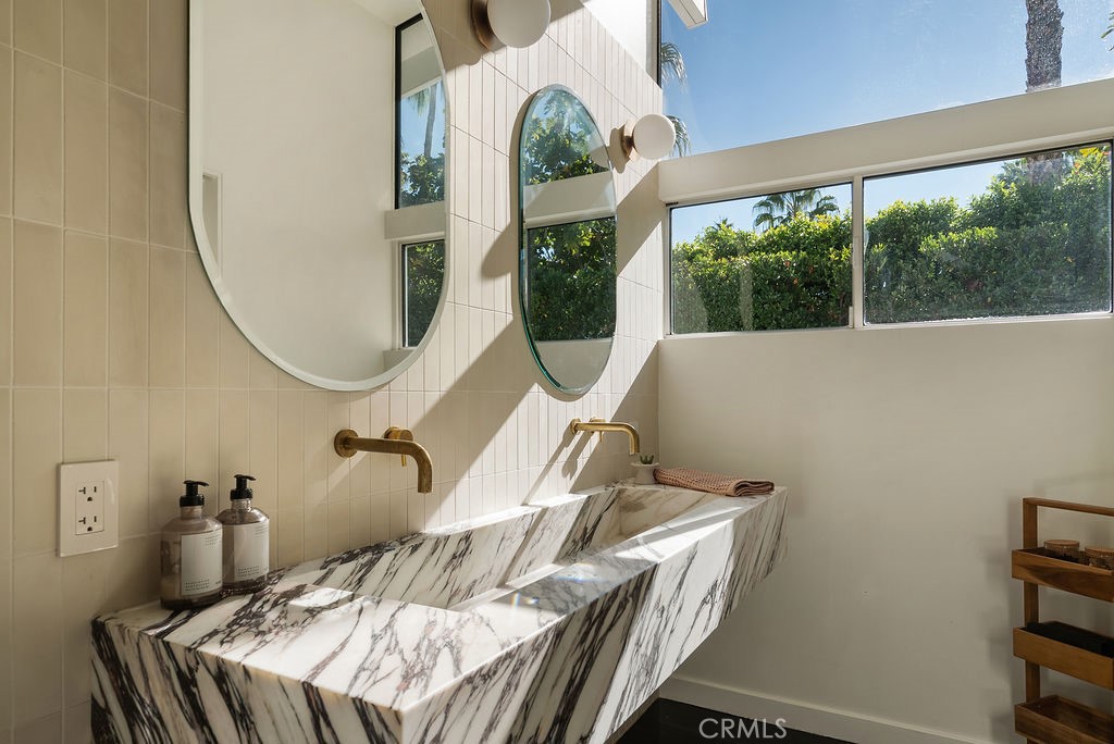 MLS #OC25263415 image #15