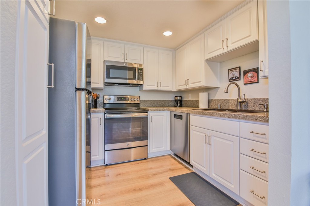 MLS #OC25263510 image #10