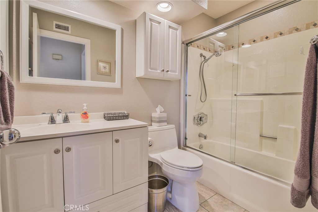 MLS #OC25263510 image #11