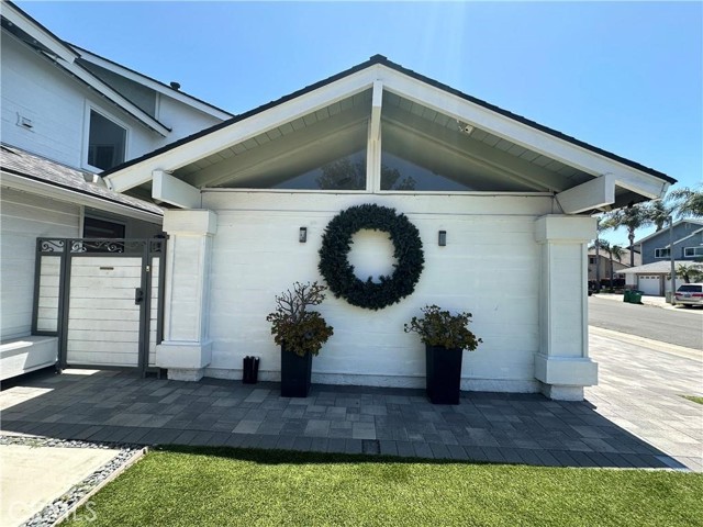 MLS #OC25263512 image #2