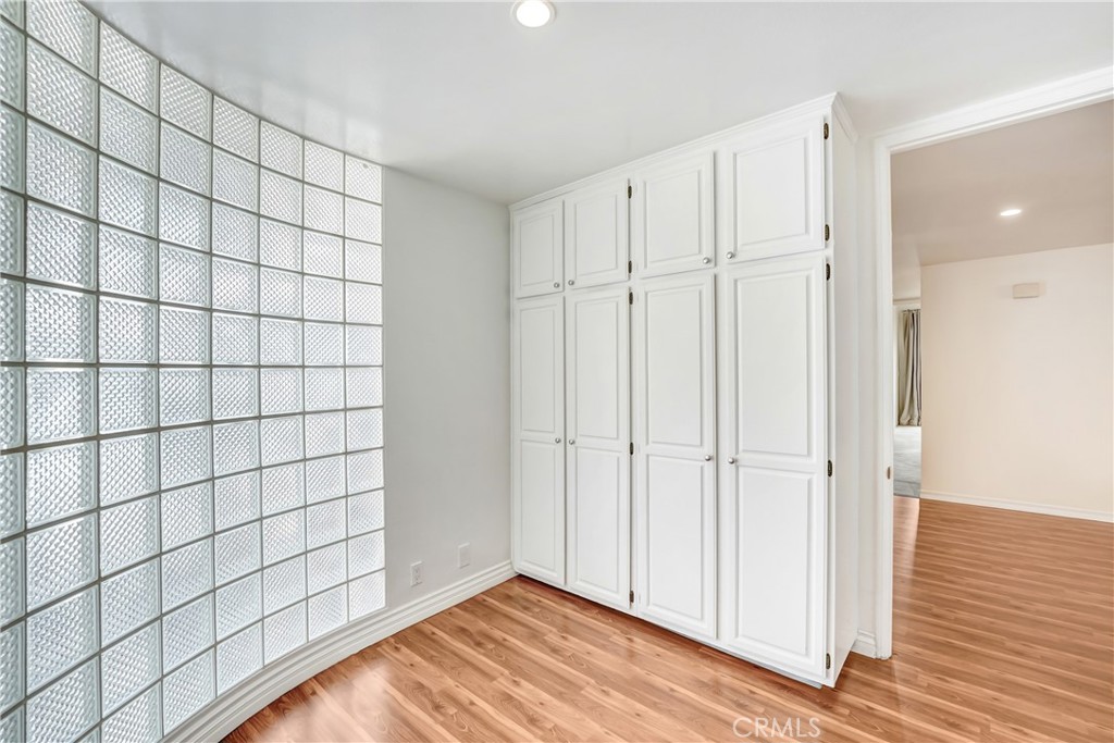 MLS #OC25263515 image #5