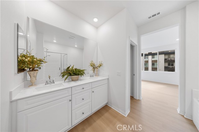 MLS #OC25263525 image #11