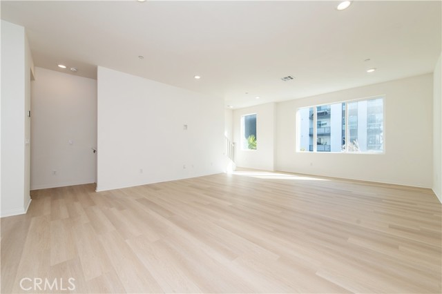 MLS #OC25263525 image #22