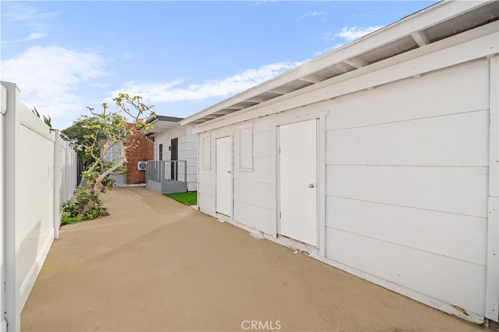 MLS #OC25263528 image #32