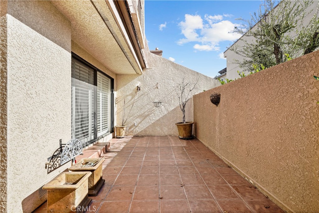 MLS #OC25263531 image #1