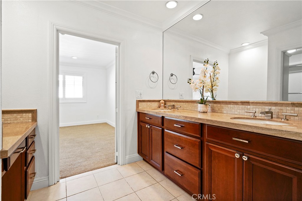 MLS #OC25263531 image #22