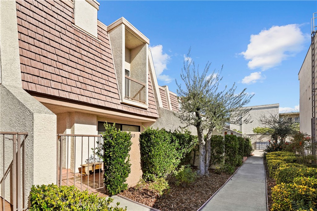 MLS #OC25263531 image #23