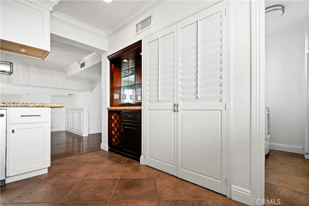 MLS #OC25263531 image #8