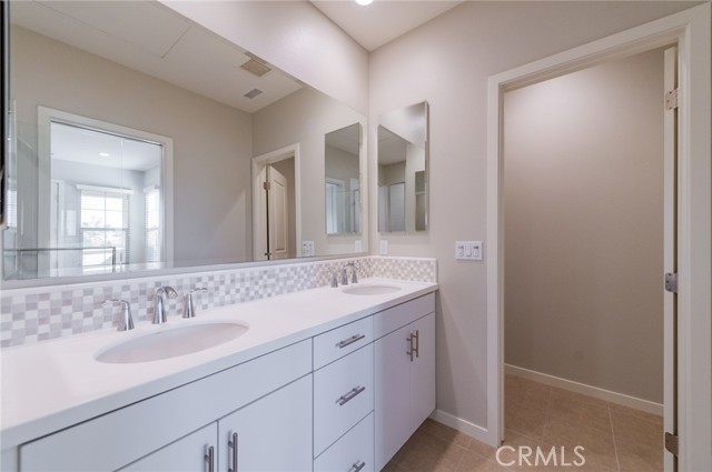 MLS #OC25263556 image #29