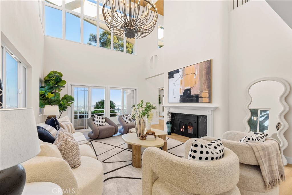 MLS #OC25263563 image #1