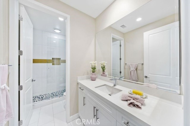 MLS #OC25263576 image #21