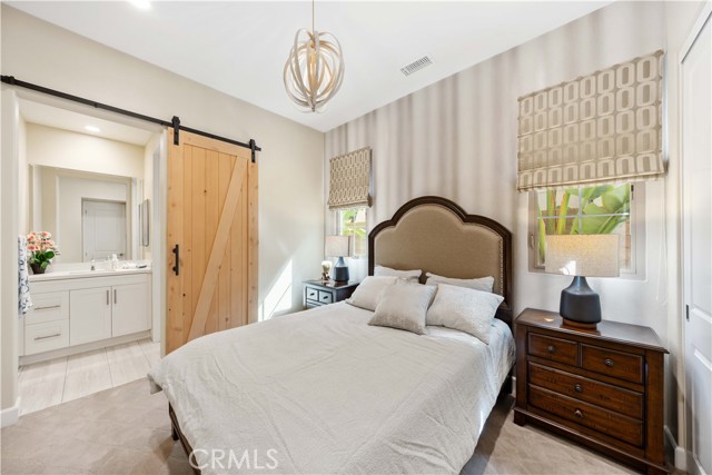 MLS #OC25263576 image #23